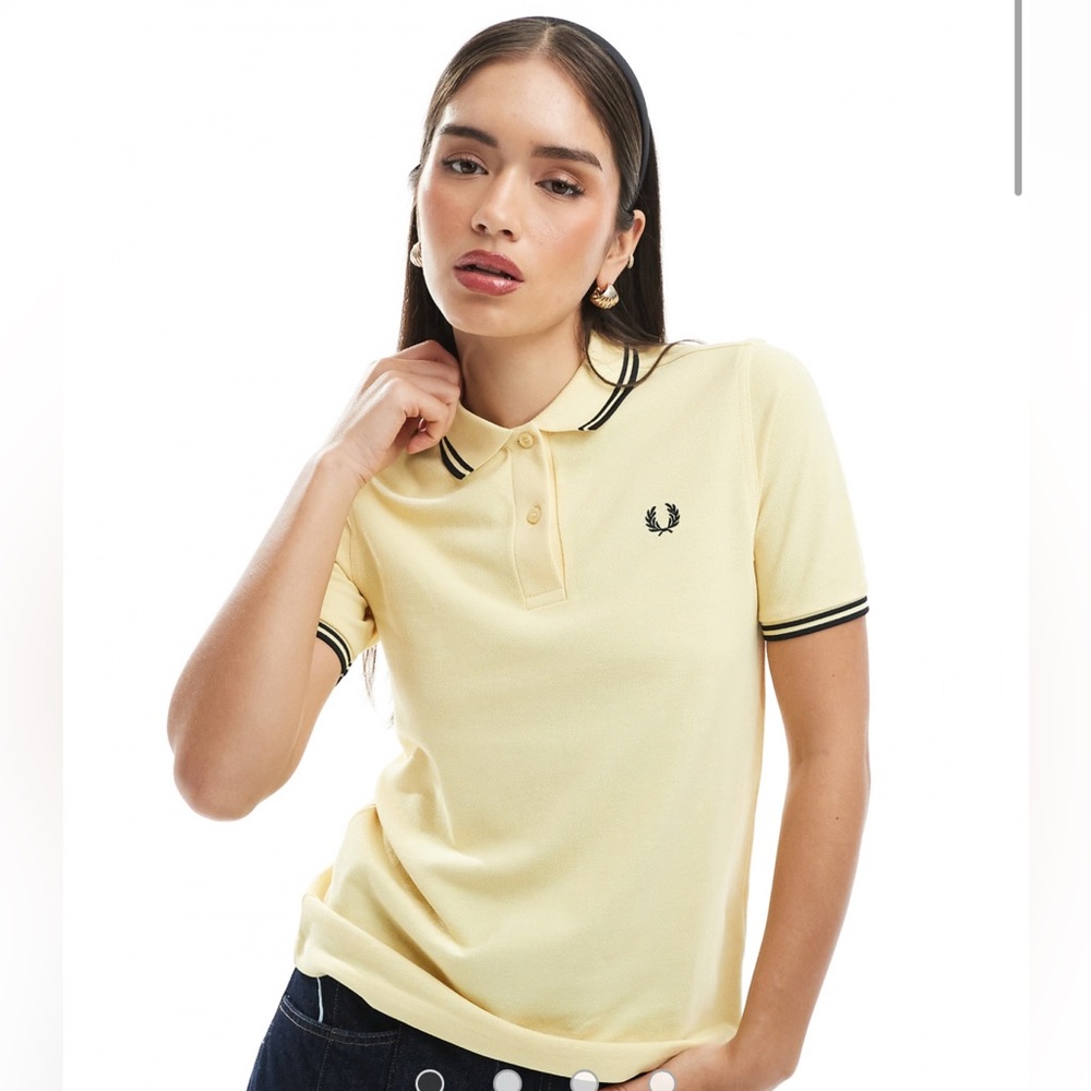NWT Fred Perry Women’s Twin Tipped Polo Shirt Size 6 soft Yellow